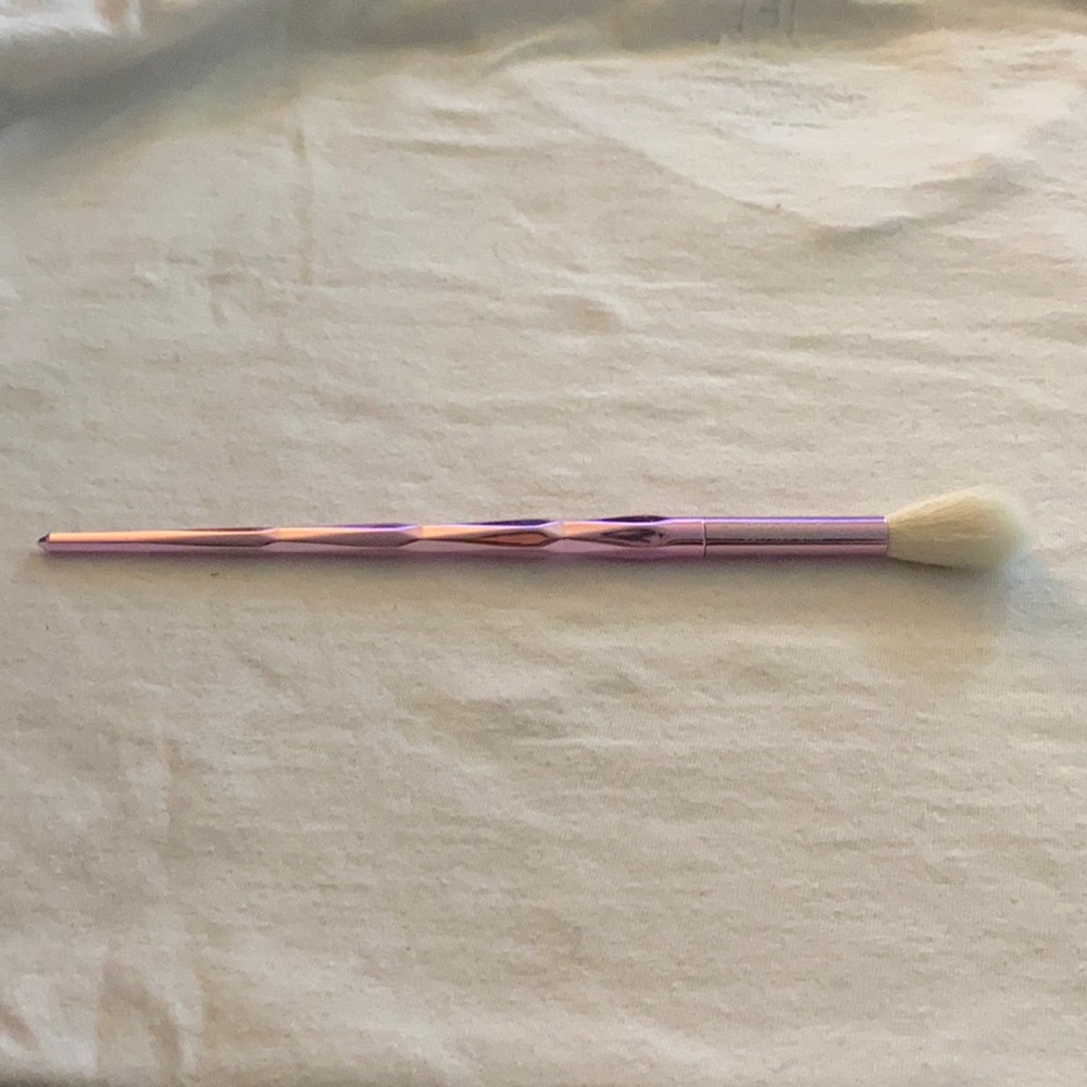 Jeffree Star x Morphe Highlighting Brush #JS4